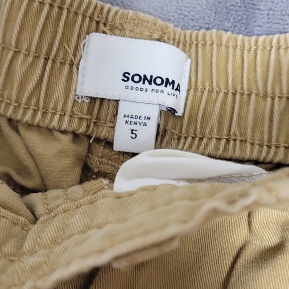 Shorts - Picture 3 of 3